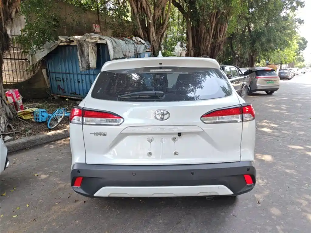 Toyota Corolla Cross 2022 — фото 10