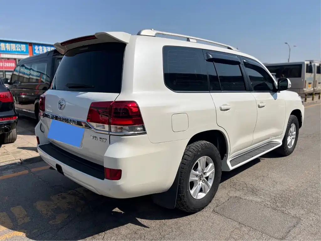 Toyota Land Cruiser 2018 — фото 4