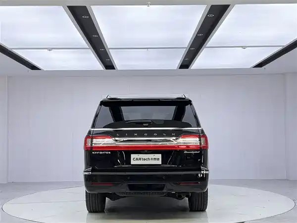 Lincoln Navigator 2021