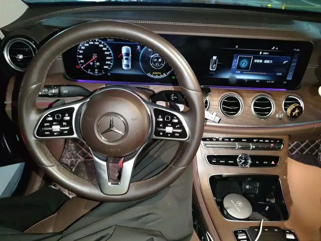 Mercedes-Benz E-Class 2020 — фото 13