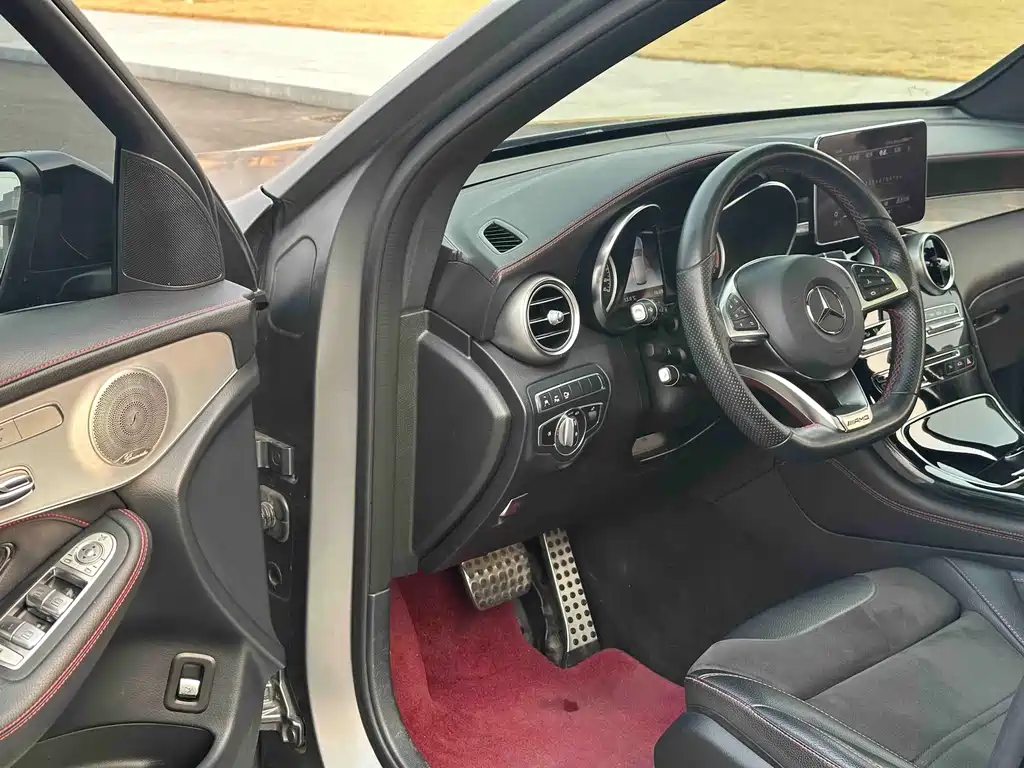 Mercedes-Benz GLC AMG 2019 — фото 16