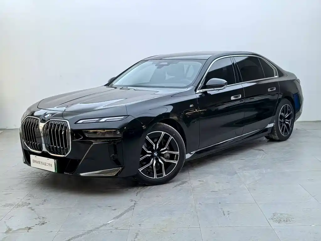 BMW i7 2025 — фото 1