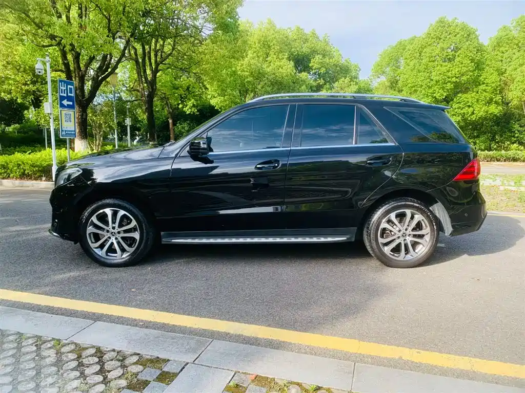 Mercedes-Benz GLE 2018 — фото 5