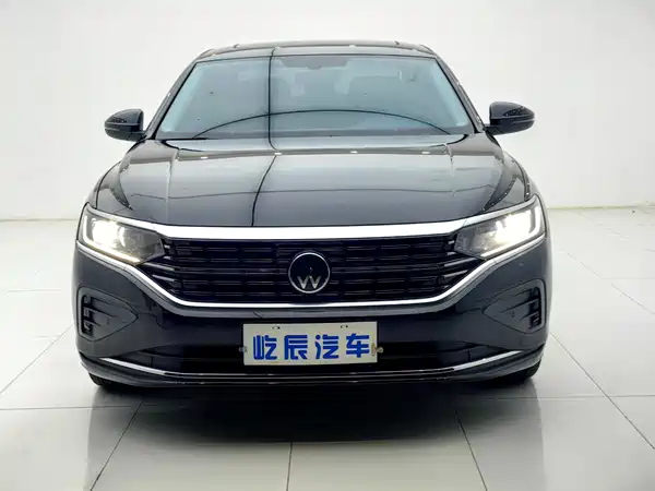Volkswagen Passat 2024