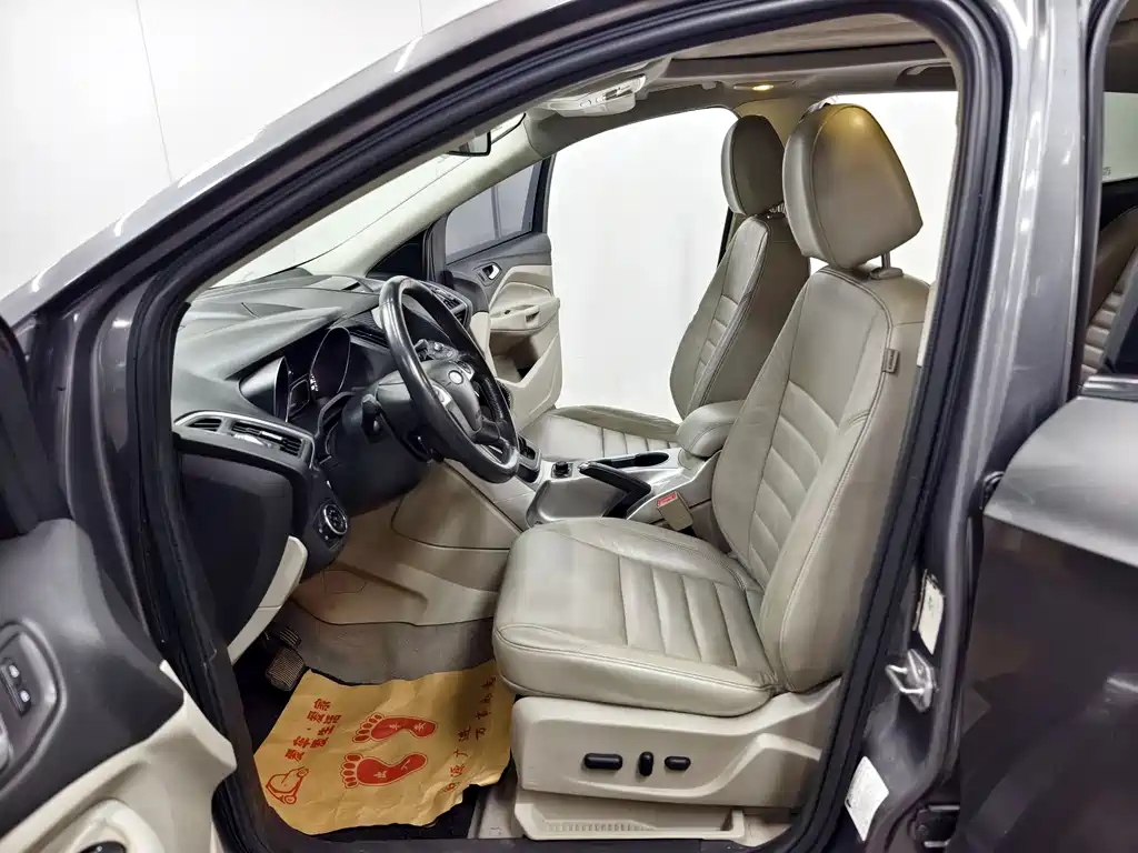 Ford Kuga 2013 — фото 11