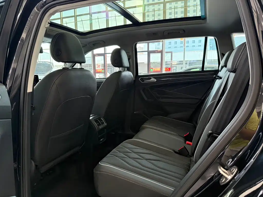 Volkswagen Tiguan L 2023