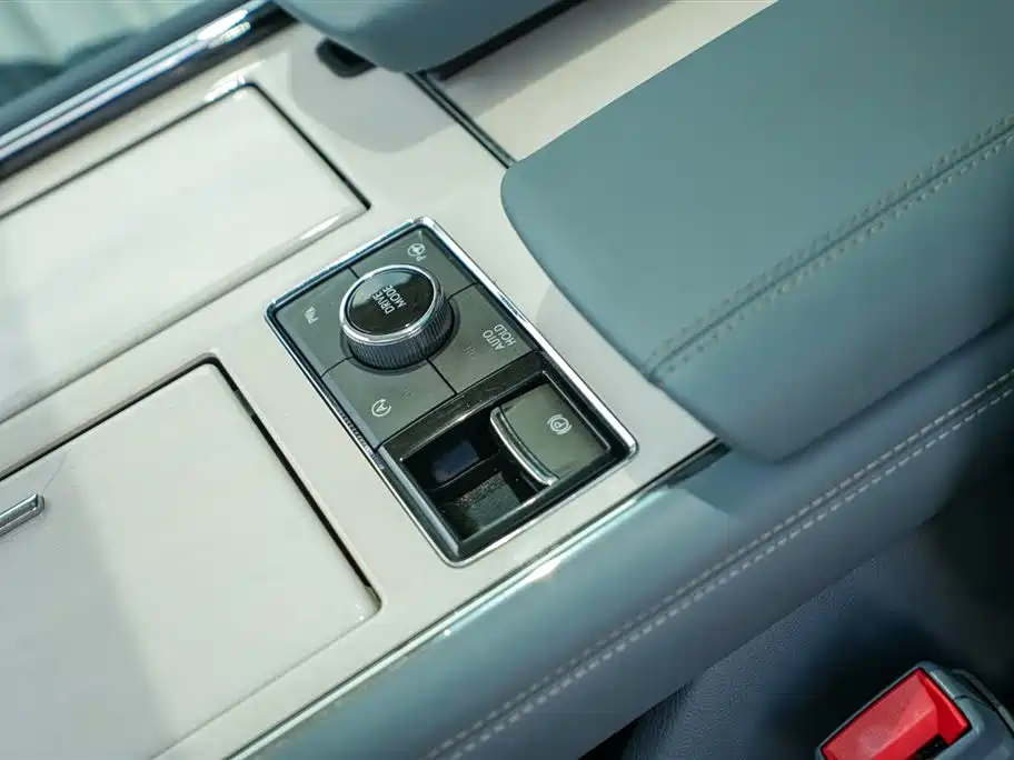 Lincoln Navigator 2018 — фото 19