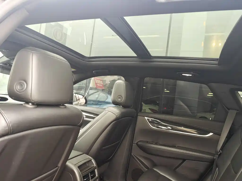 Cadillac XT5 2020 — фото 13