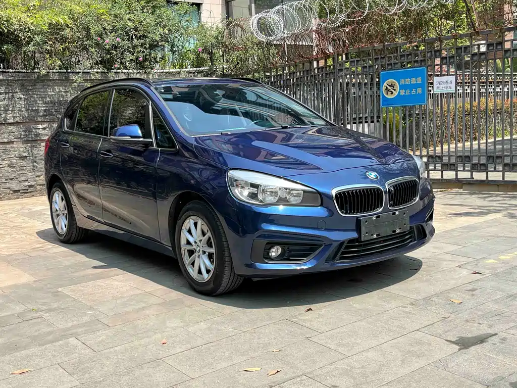 BMW 2 Series Active Tourer 2016 — фото 3