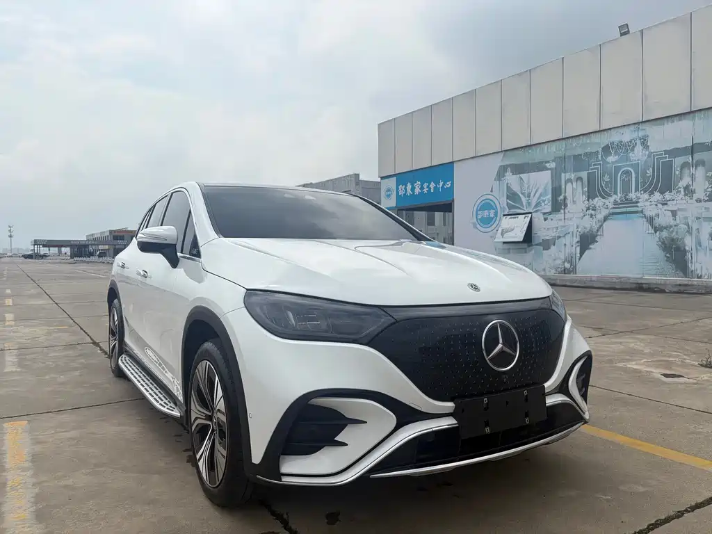 Mercedes-Benz EQE SUV 2023 — фото 3