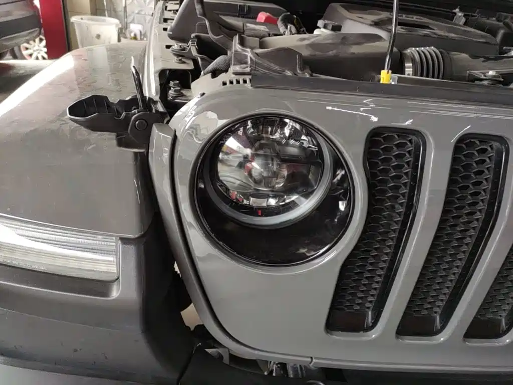 Jeep Wrangler 2023 — фото 13