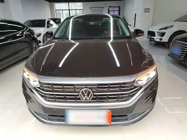 Volkswagen Passat 2022