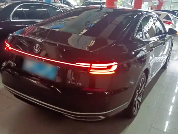 Volkswagen Passat 2023