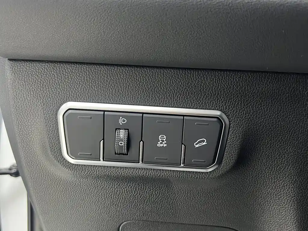 Haval M6 2023 — фото 13