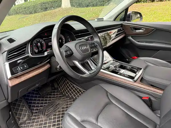 Audi Q7 2024