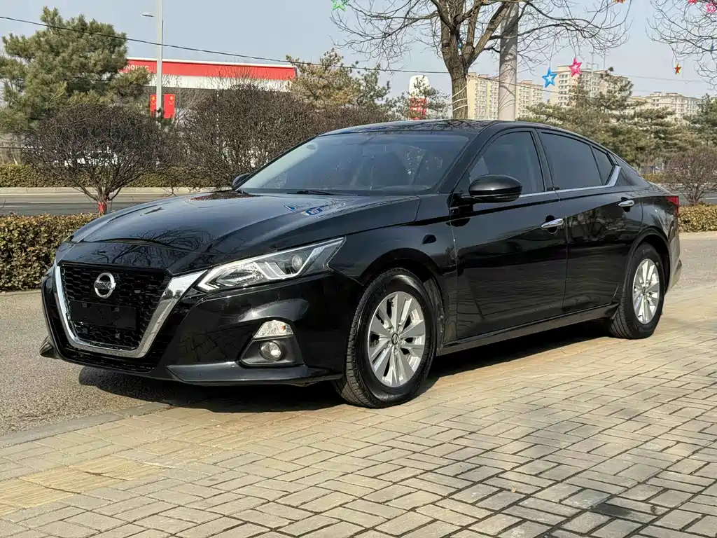 Nissan Teana 2022 — фото 1