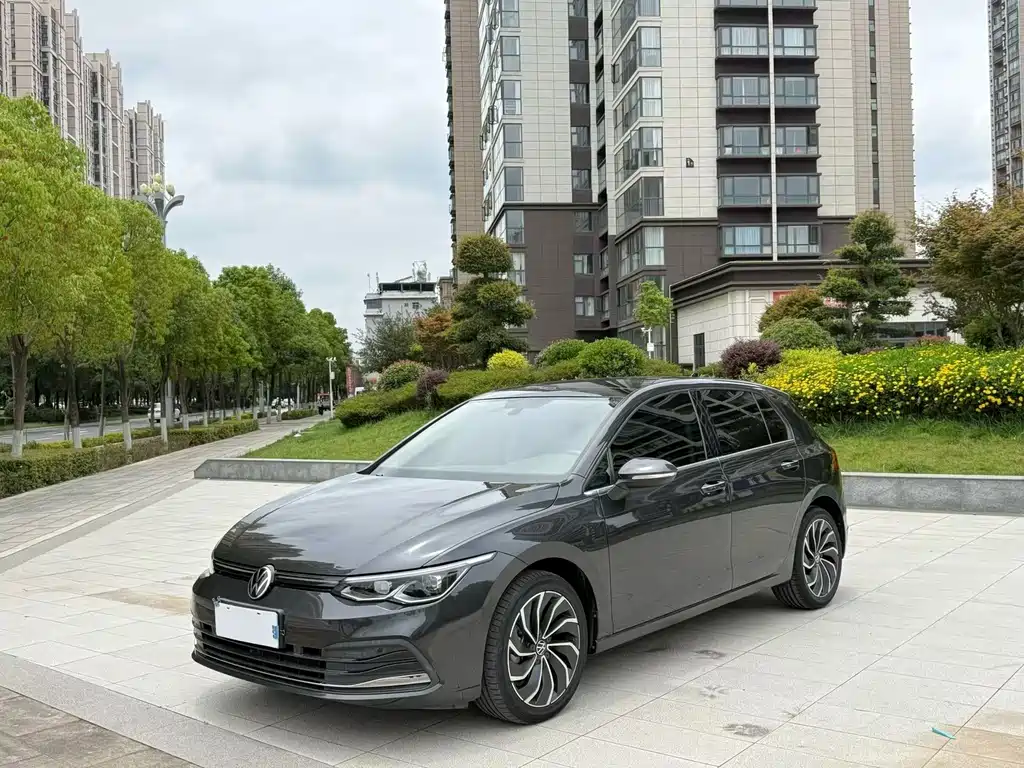 Volkswagen Golf 2021