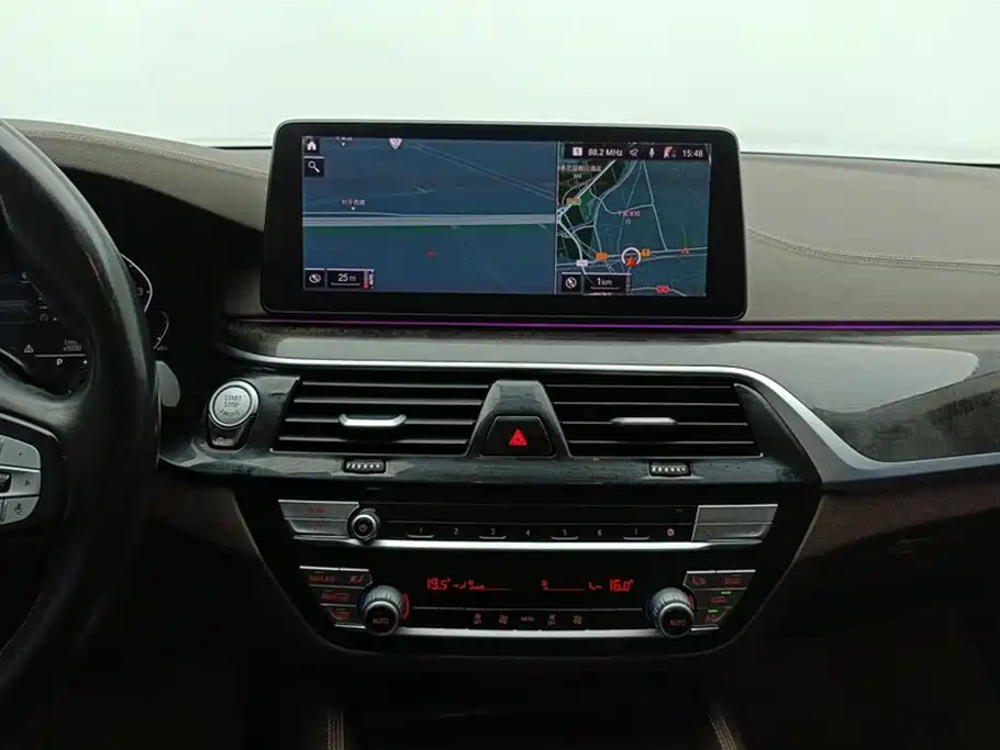 BMW 5 Series 2022 — фото 13