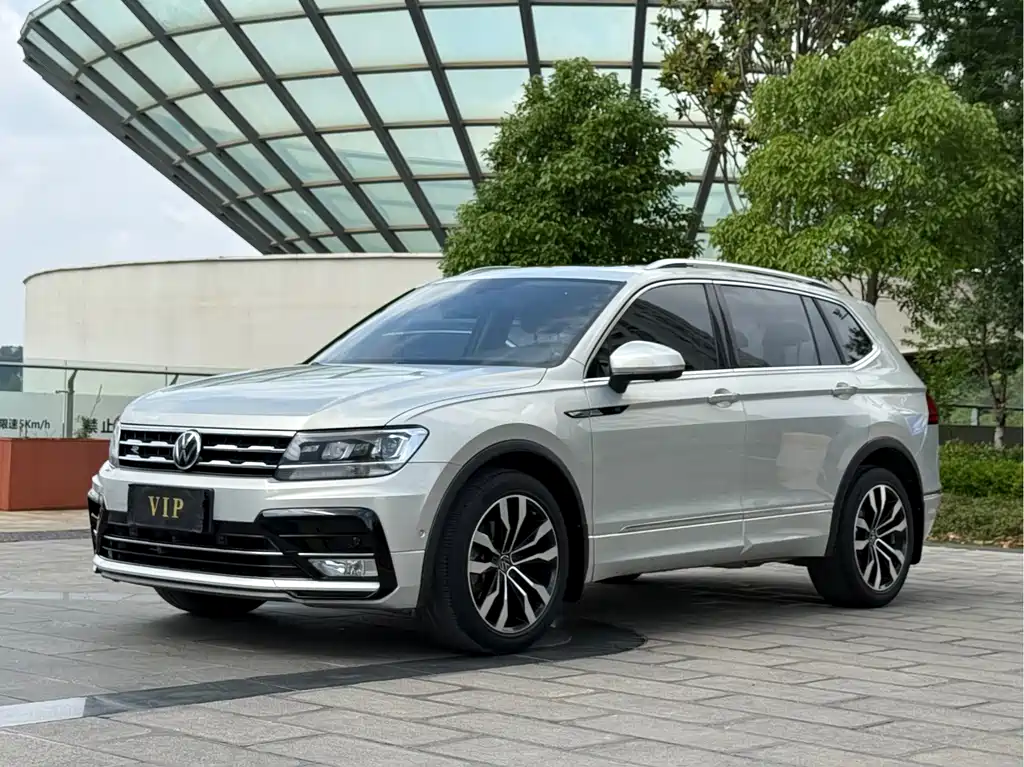 Volkswagen Tiguan L 2021 — фото 1