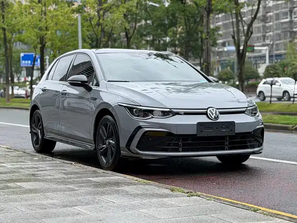 Volkswagen Golf 2023