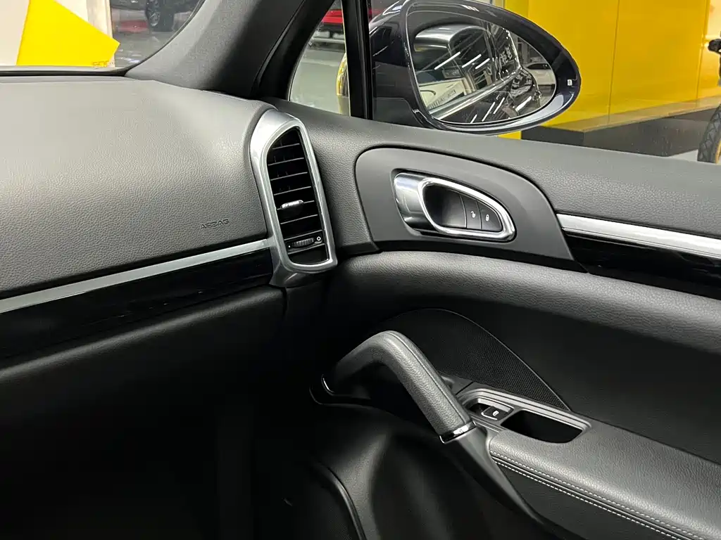 Porsche Cayenne 2018 — фото 22