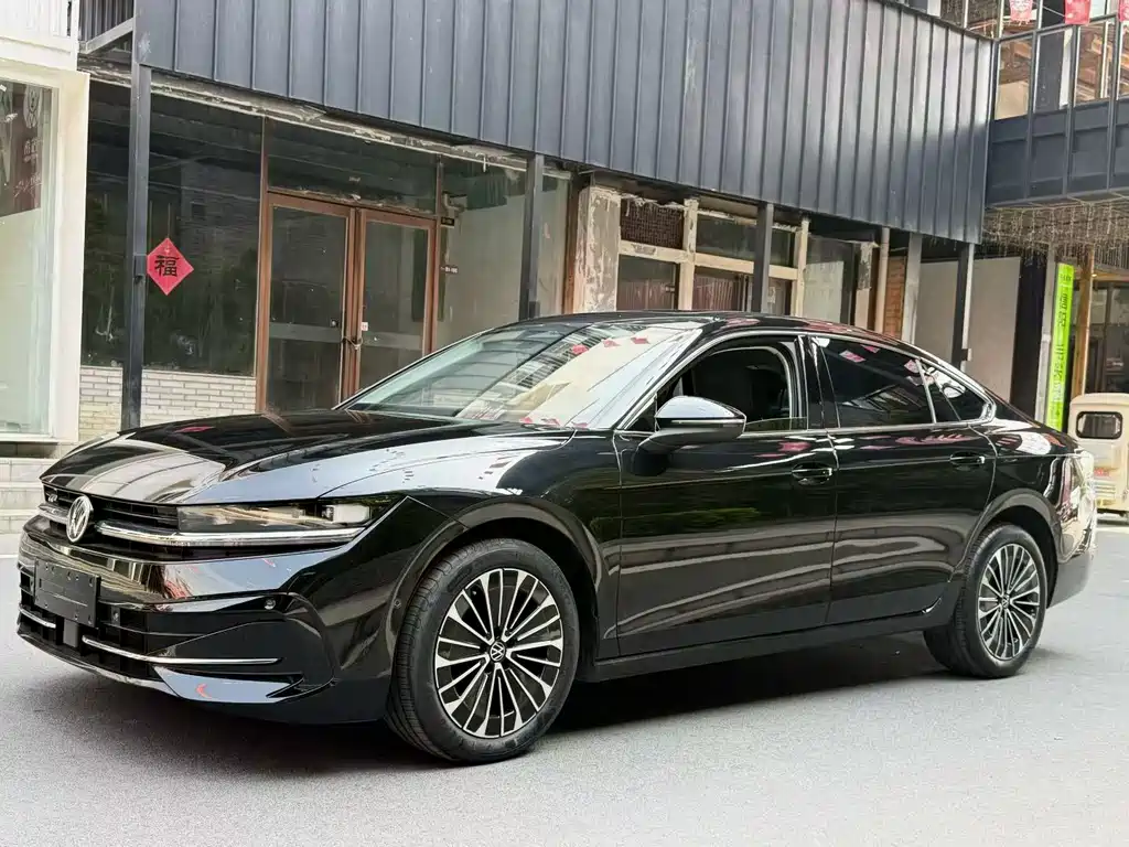 Volkswagen Magotan 2025