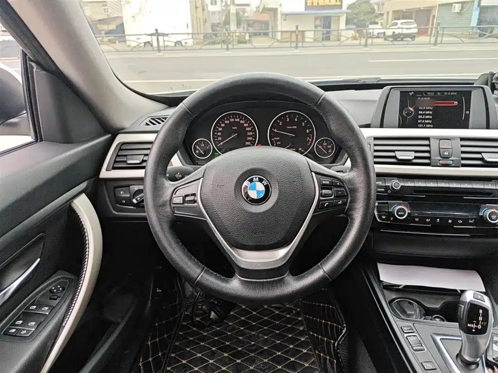 BMW 3 Series GT 2017 — фото 7