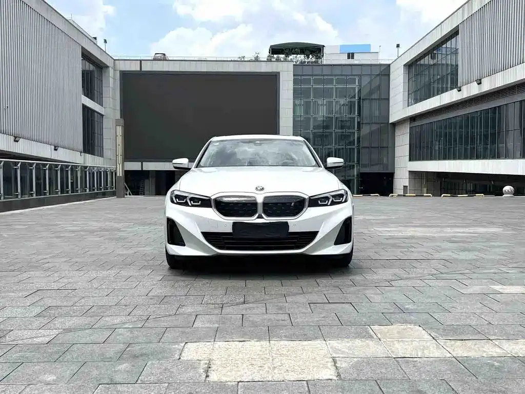 BMW i3 2025 — фото 2