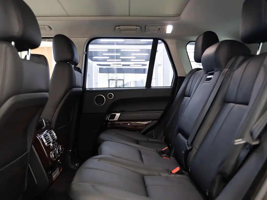 Land Rover Range Rover 2018 — фото 14