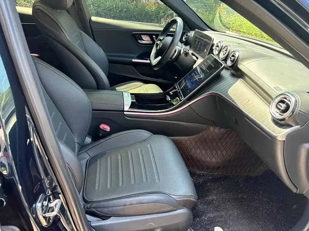 Mercedes-Benz C-Class 2023 — фото 15