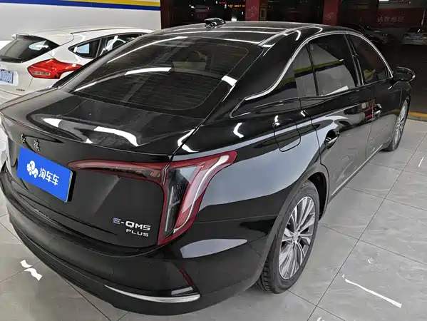 Hongqi E-QM5 2023