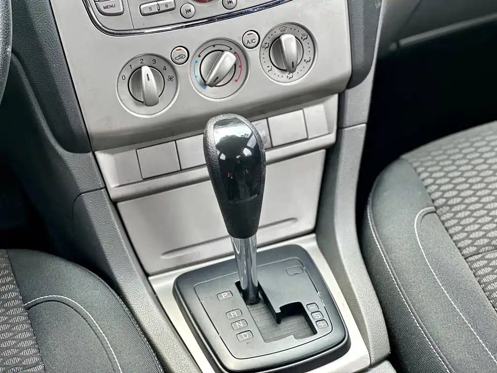 Ford Focus 2015 — фото 40