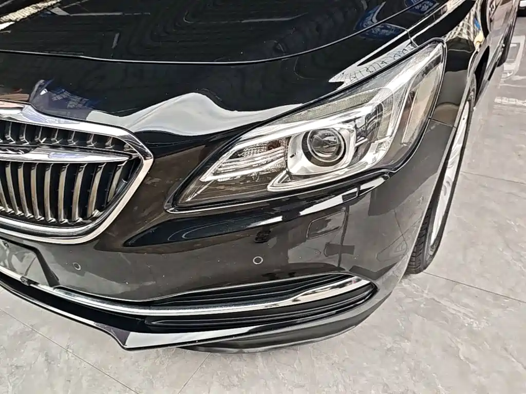 Buick LaCrosse 2017 — фото 24