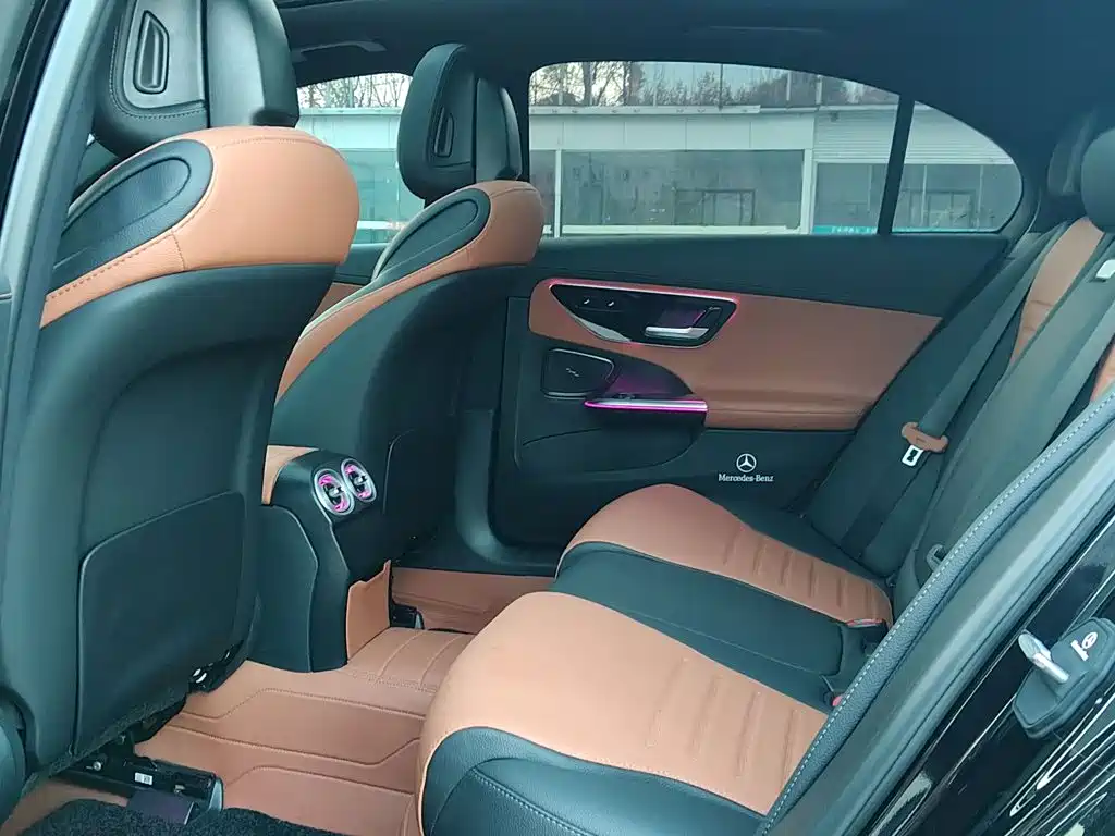 Mercedes-Benz C-Class 2025 — фото 21
