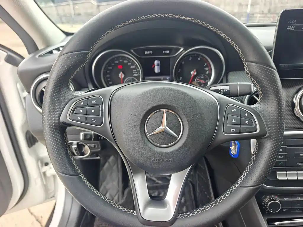 Mercedes-Benz GLA 2017 — фото 7