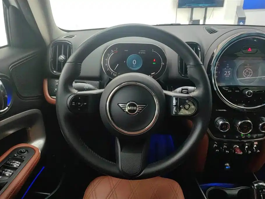 MINI Countryman 2022 — фото 15