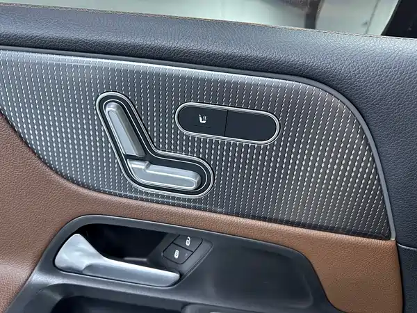Mercedes-Benz GLB 2021