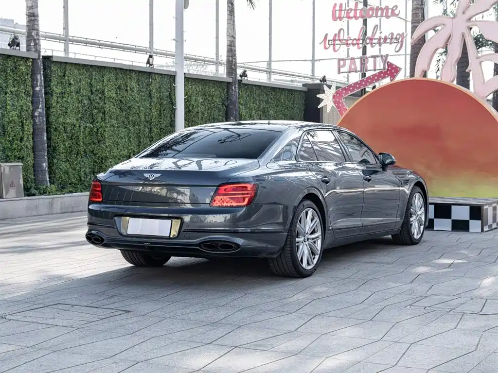 Bentley Flying Spur 2024