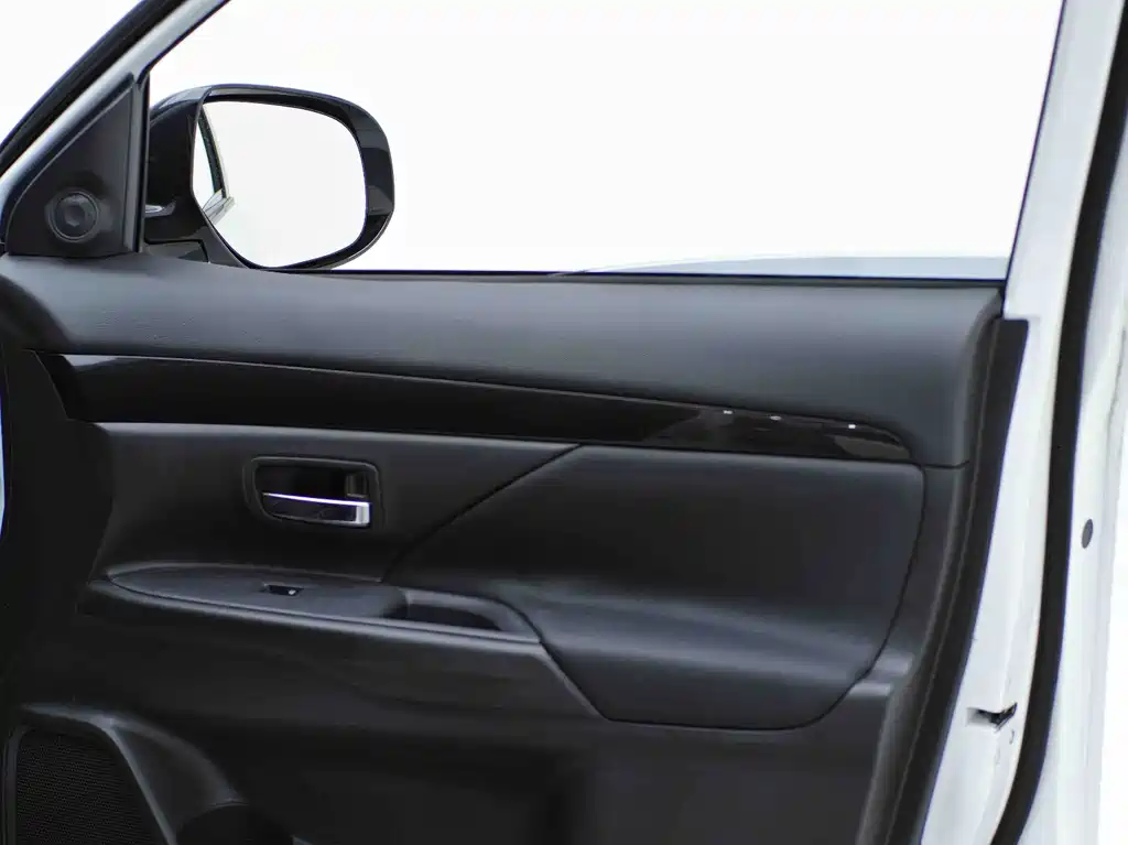 Mitsubishi Outlander 2022 — фото 13
