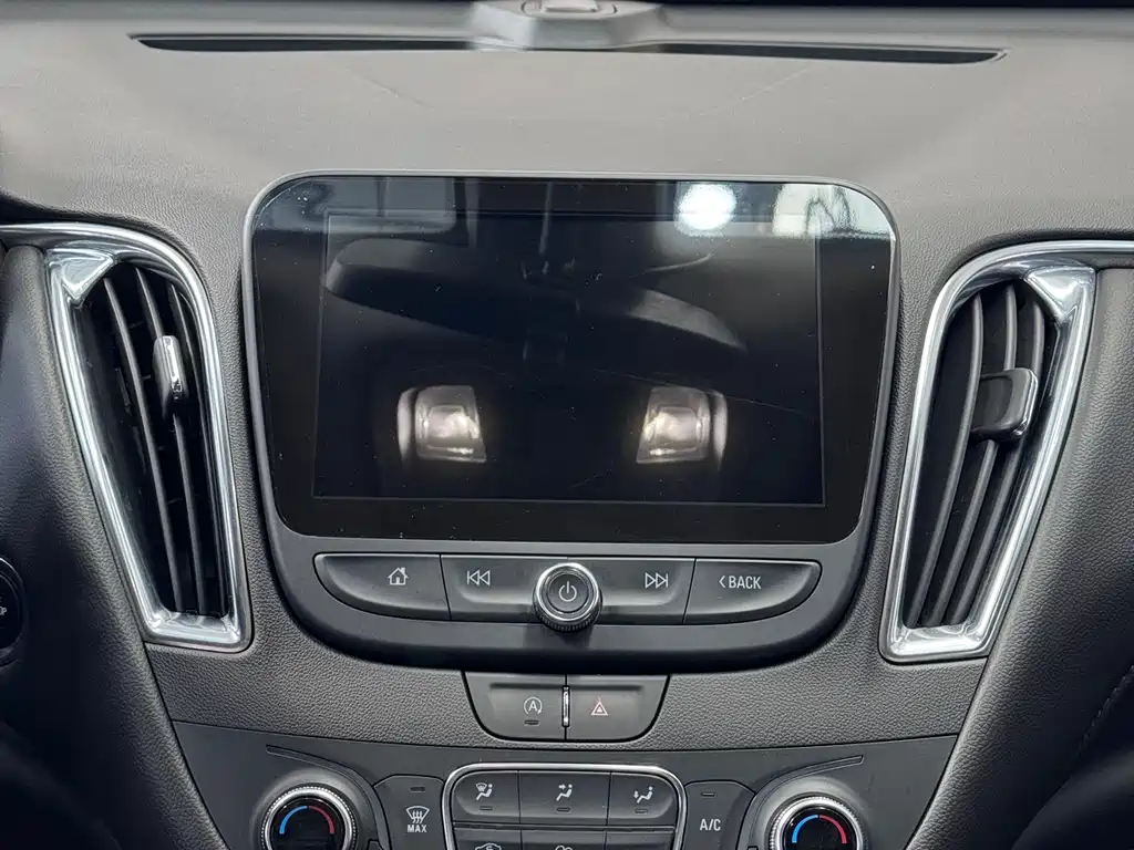 Chevrolet Malibu XL 2022 — фото 21