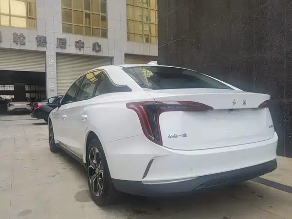 Hongqi E-QM5 2021