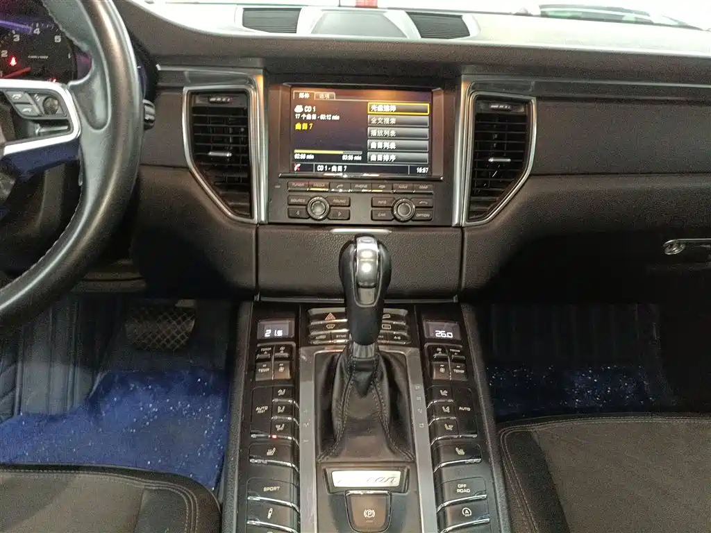 Porsche Macan 2016 — фото 13