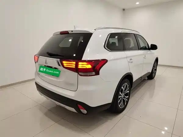 Mitsubishi Outlander 2018