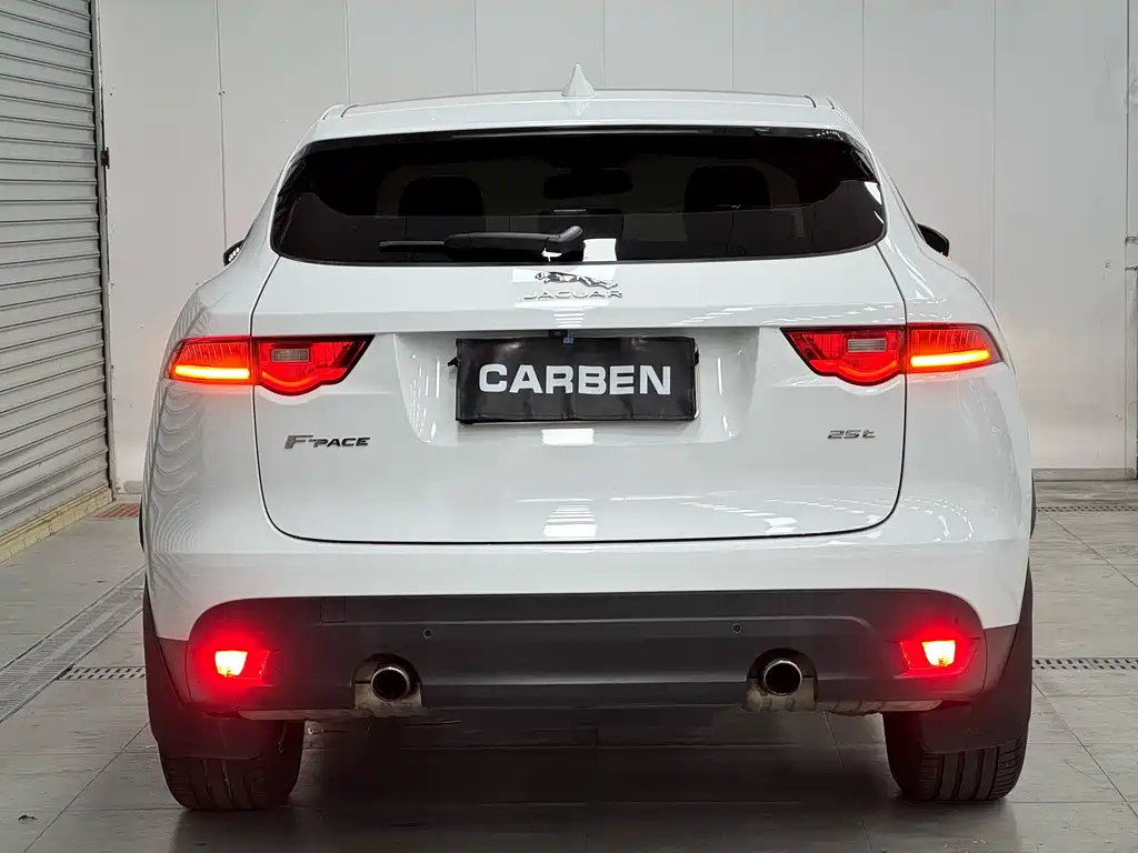 Jaguar F-PACE 2017