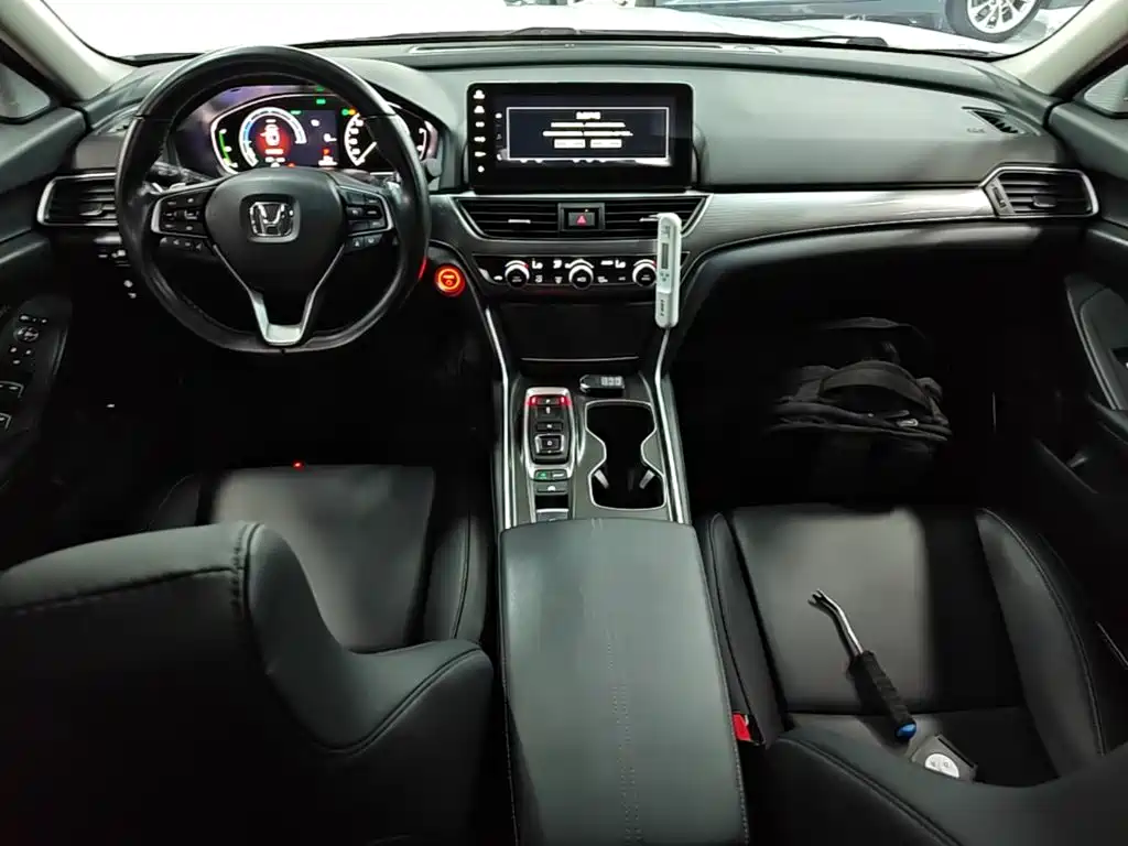 Honda Accord 2022 — фото 10