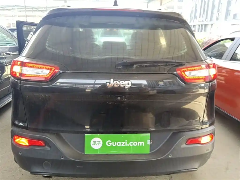 Jeep Cherokee 2016 — фото 6