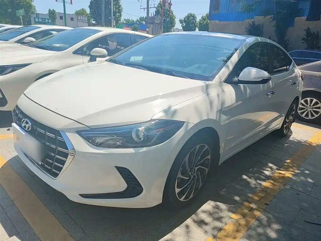 Hyundai Elantra 2020 — фото 2