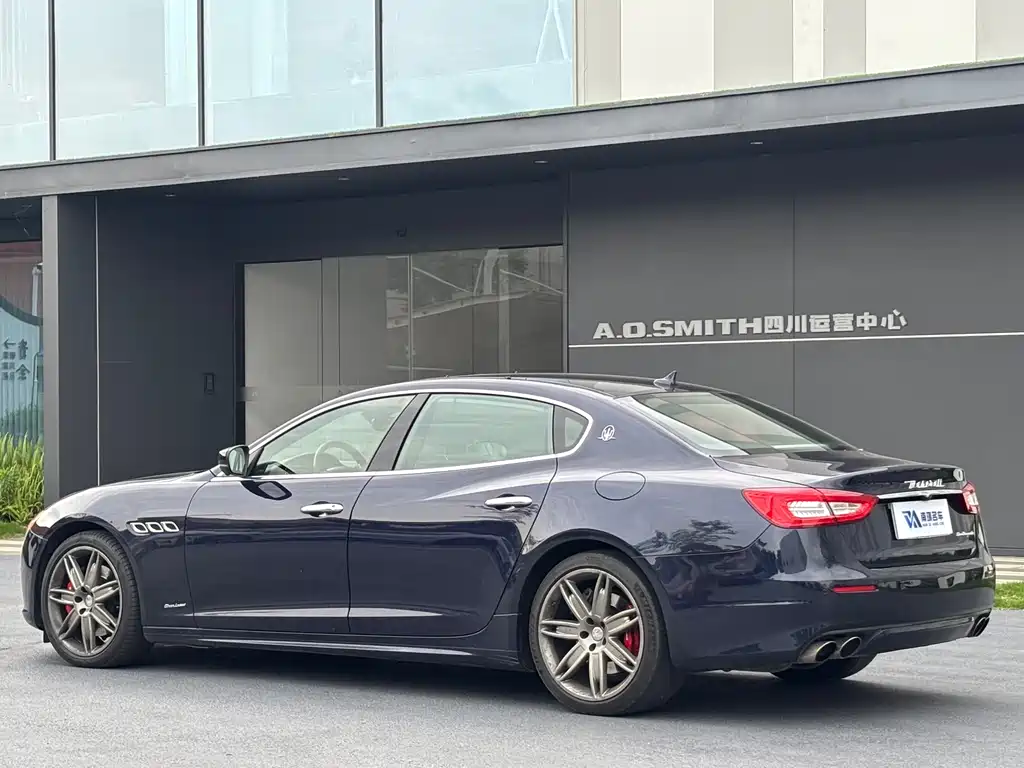 Maserati Quattroporte 2019 — фото 7