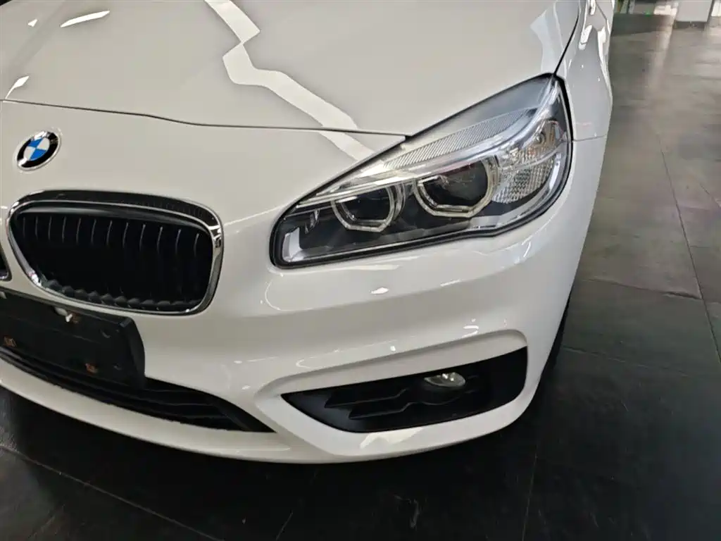 BMW 2 Series Active Tourer 2017 — фото 24