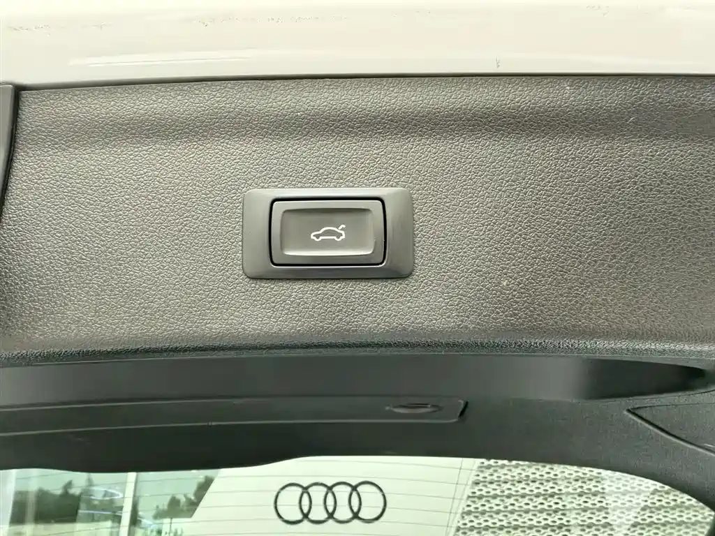 Audi Q3 2017 — фото 7